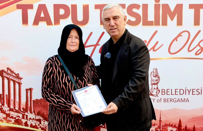 Bergama'da hak sahipleri tapularına kavuştu