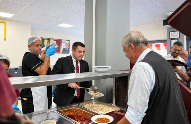 Torbalı’da ihtiyaç sahiplerine haftanın 7 günü sıcak yemek