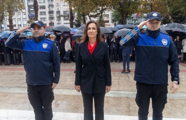 Karşıyaka’da Cumhuriyet’in 103’üncü yılı coşkuyla kutlanıyor: Fener alayı ve gemi ziyareti