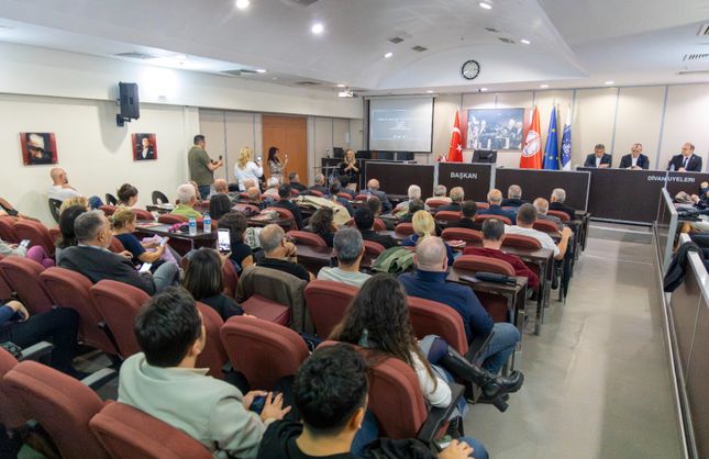 Karşıyaka'da kentsel dönüşüm için sektör temsilcileri bir araya geldi