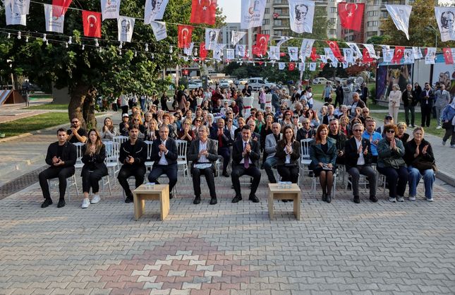Bayraklı’da Homeros’un izinde edebiyat ve sanat festivali başladı
