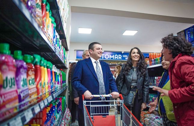 Torbalı’da TOMAR Halk Marketler aile bütçesine destek oluyor