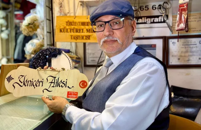Okuma yazmada zorlandı, kaligrafi ustası oldu