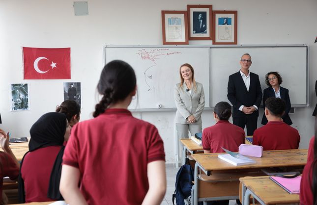Başkan Mutlu, okul ziyaretlerini sürdürüyor: Üzerimize düşeni yapmaya devam edeceğiz