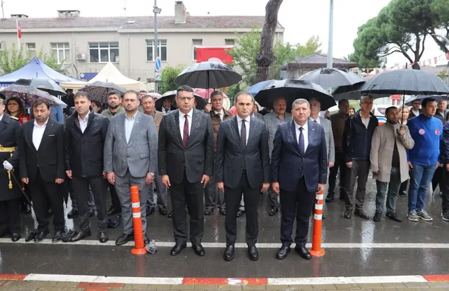 Bayındır’da 29 Ekim coşkusu yağmura rağmen başladı