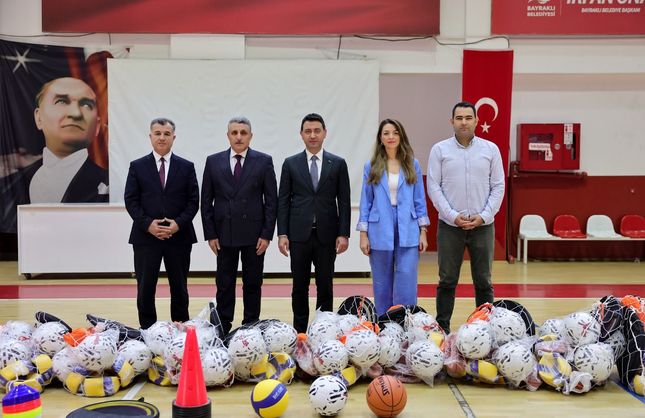 Bayraklı’da 51 okula 1,5 milyon TL’lik spor desteği