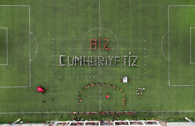 Cumhuriyet'in 103. yılı Buca'da coşkuyla kutlandı