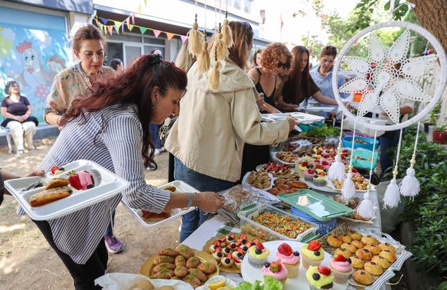 Buca’da kursiyerlerden renkli bahçe buluşması