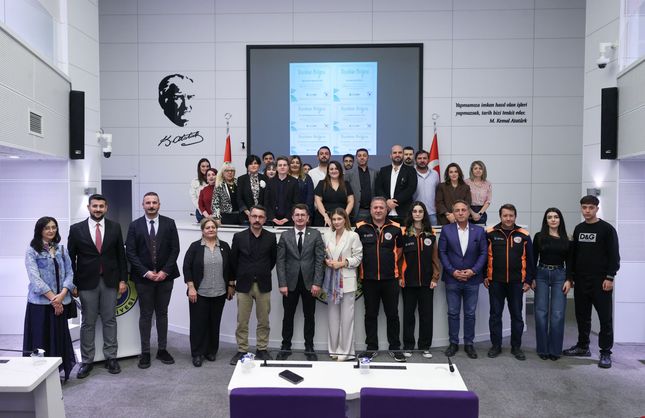 Buca Belediyesi iklim panelinden uyarı: Gıda krizi ve göçler kapımızda