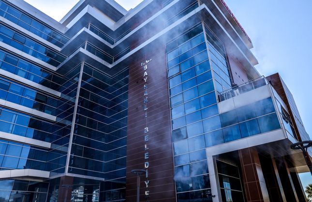 Bayraklı Belediyesi’nde yangın tatbikatı: 141 kişi 6 dakikada tahliye edildi