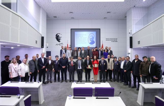 Buca’da “Egemenlik kayıtsız şartsız milletindir” paneli düzenlendi