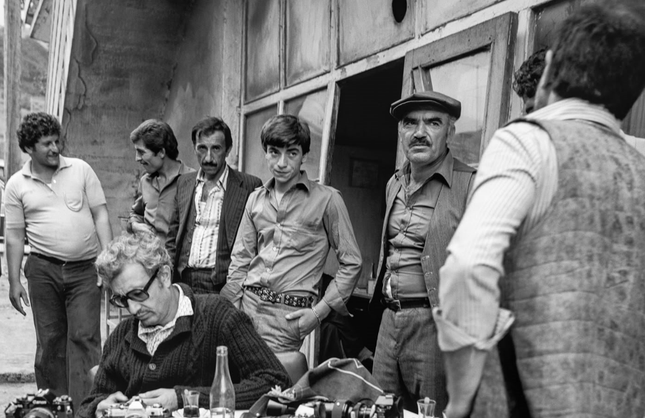 Yusuf Tuvi’nin objektifinden İzmir’in 50 yıllık hikayesi sergiye taşınıyor
