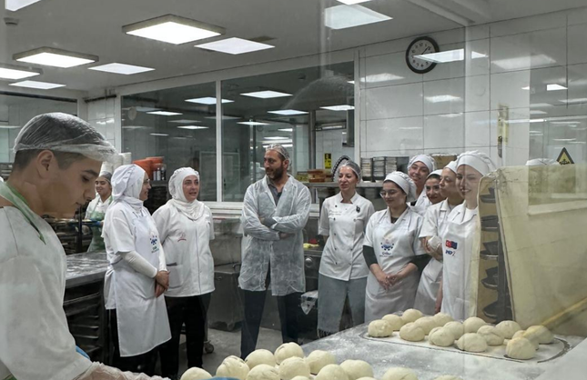 Çiğli’de pastacılık kursiyerleri istihdama hazırlanıyor