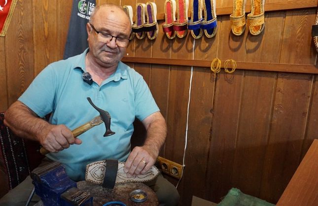 Tire’de takunya ustası Nihat Yakın geleneği yaşatıyor