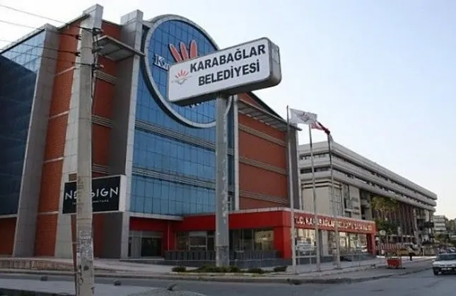 Karabağlar Belediyesi’nde Güven Güngörmüş istifa etti