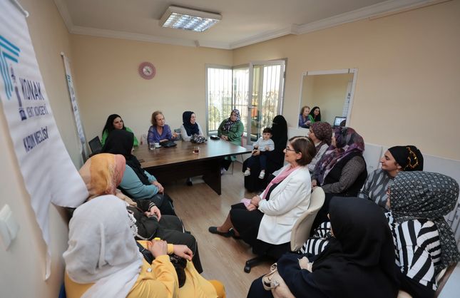 Konak’ta meme kanseri farkındalık seminerleri başladı: İşte tarih ve saatler