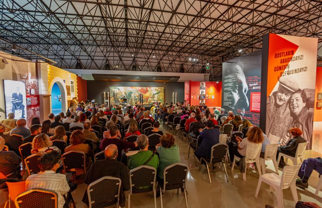 İzmir’de Nâzım Hikmet gecesi: Kuvâyi Milliye Destanı şiir ve müzikle yankılandı