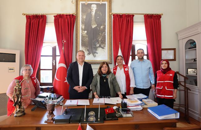 Urla’da sosyal dayanışma için belediye ve Kızılay’dan ortak adım