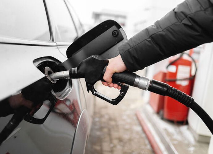 Benzin ve motorin zammı son anda iptal edildi