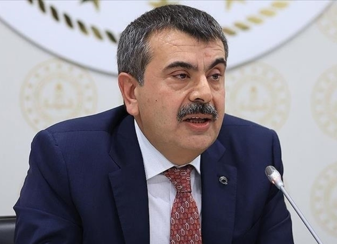 Bakan Tekin duyurdu: Milli Takım marşını öğrenciler mi yazacak?