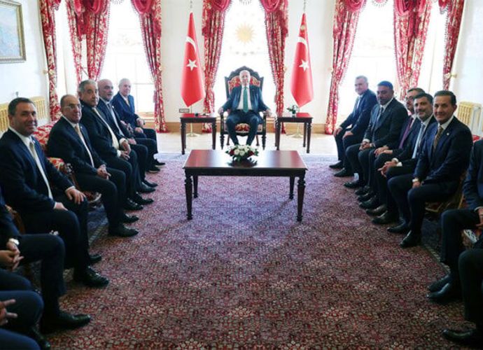 Dört büyük kulübün başkanı Erdoğan ile Dolmabahçe’de görüştü