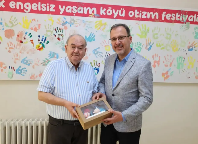 Kasapoğlu’ndan Burhan Özfatura için taziye mesajı: İzmir’e hizmetleriyle hatırlayacağız