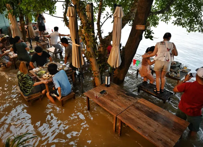 Tayland'da sel felaketi: 8 kişi hayatını kaybetti, binlerce kişi tahliye edildi