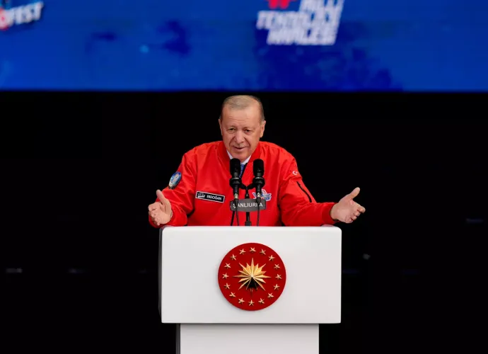 Erdoğan'dan fon soruşturması açıklaması: Kimsenin hakkını kimseye yedirmeyeceğiz