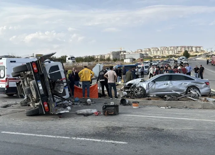 MHP’li vekil Zuhal Karakoç’un bulunduğu konvoy kaza yaptı: 1 ölü, 7 yaralı