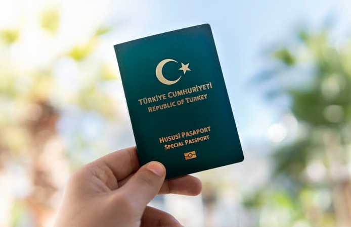 Yeşil pasaportta kapsam genişliyor: 6 meslek grubu için düğmeye basıldı