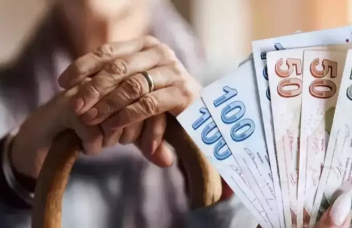 Emekli maaşından borç kesintisi dönemi başlıyor: 1 Ocak’ta yürürlüğe giriyor