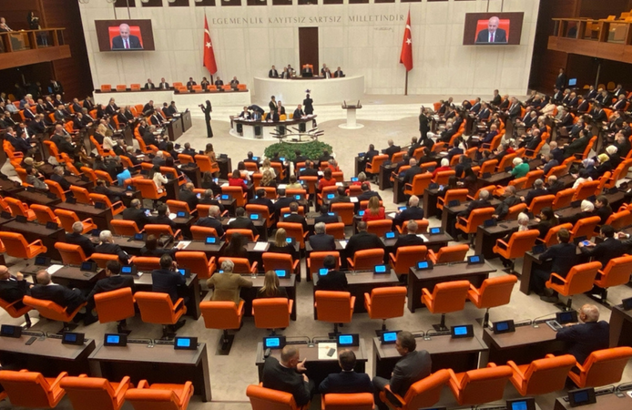 Milletvekillerinin telefonunda 'casus yazılım' şüphesi: DEVA Partili Ekmen ihbar etti