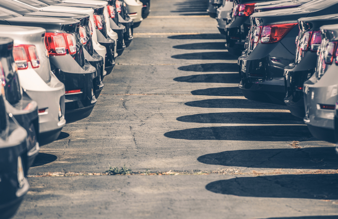 Ocak ayında sıfır kilometre otomobil satışları arttı, ikinci el pazarı yavaşladı