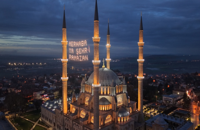 Bakan Ersoy: Restorasyonu tamamlanan camiler ramazanda ibadete açılıyor