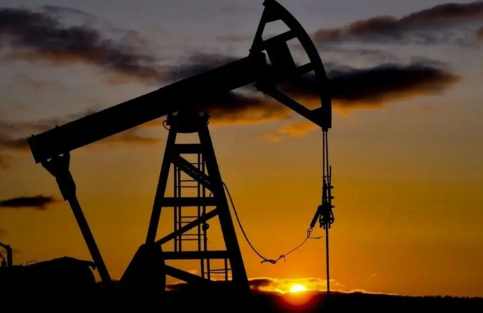 ABD-İran görüşmeleri petrolü vurdu: Fiyatlar yüzde 5 düştü