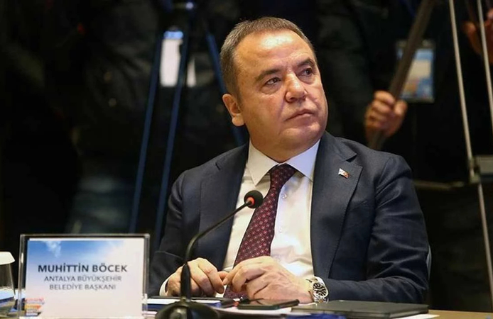 Muhittin Böcek'in 2 şoförü tutuklandı