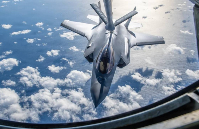 İran’da ABD’ye ait savaş uçağı düştü: Pilotlar için ödül açıklaması