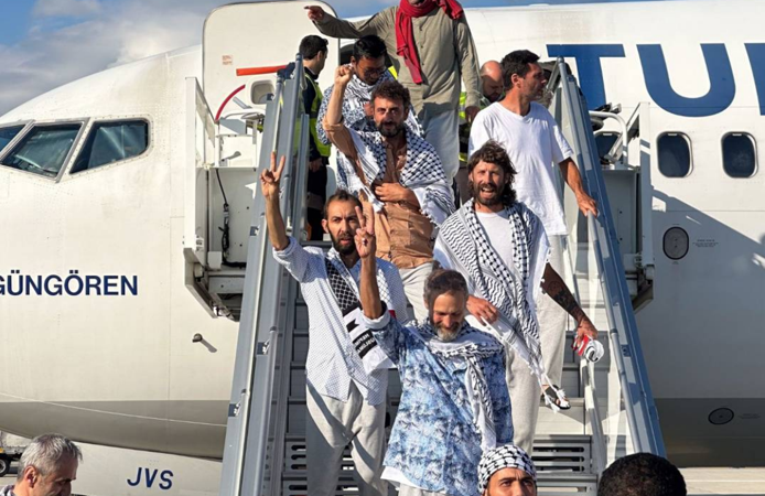 İsrail’in alıkoyduğu yardım filosundaki Türk vatandaşları Türkiye’ye getirildi