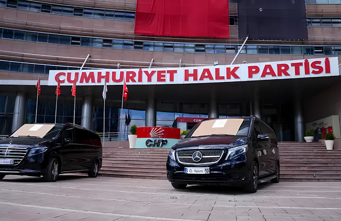 CHP’den flaş karar: Tanju Özcan ve Serkan Tuncer ihraç talebiyle Disiplin Kurulu'na sevk edilecek