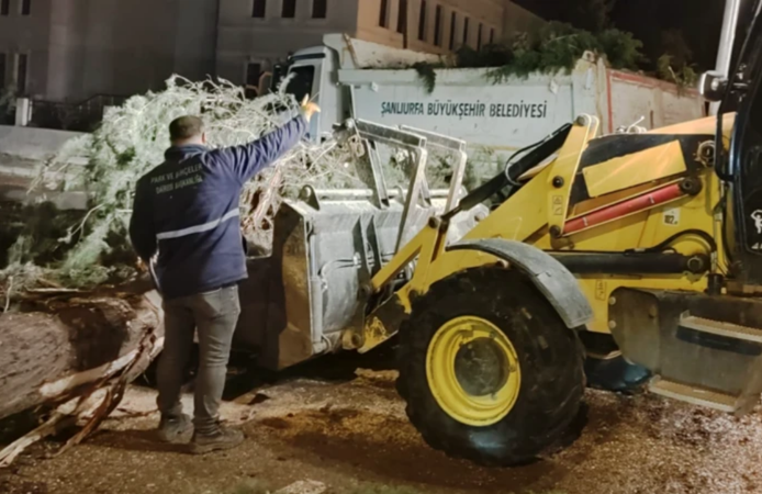 Türkiye’de hortum ve sağanak alarmı: Bir kişi hayatını kaybetti, çok sayıda yaralı var