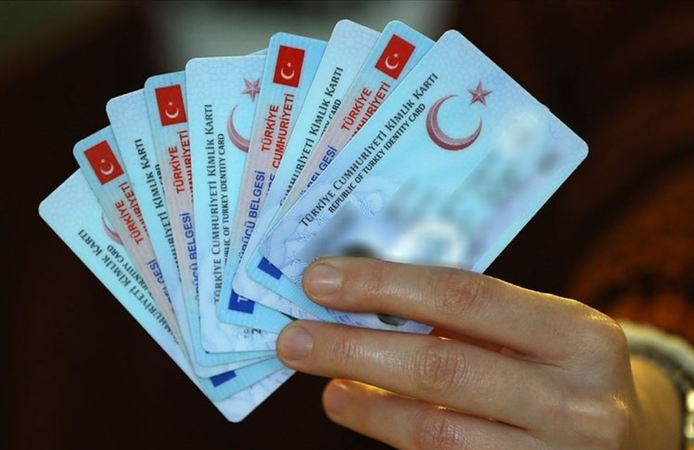 Türk vatandaşlığı operasyonunda 32 tutuklama: 687 kişinin vatandaşlığı iptal edilecek