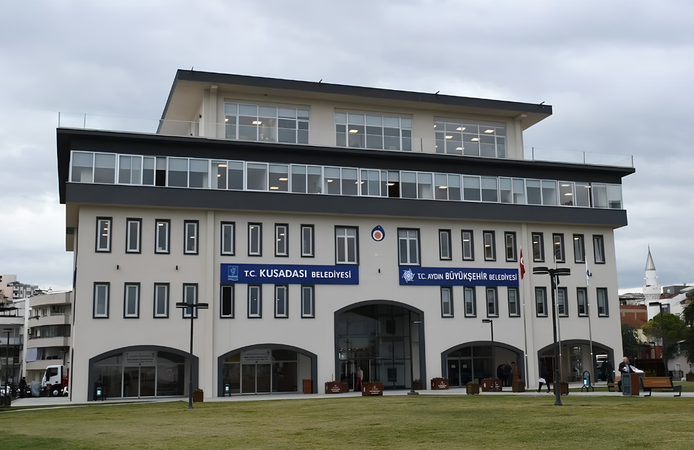 Kuşadası Belediyesi’ne operasyon: 16 şüpheli adliyeye sevk edildi