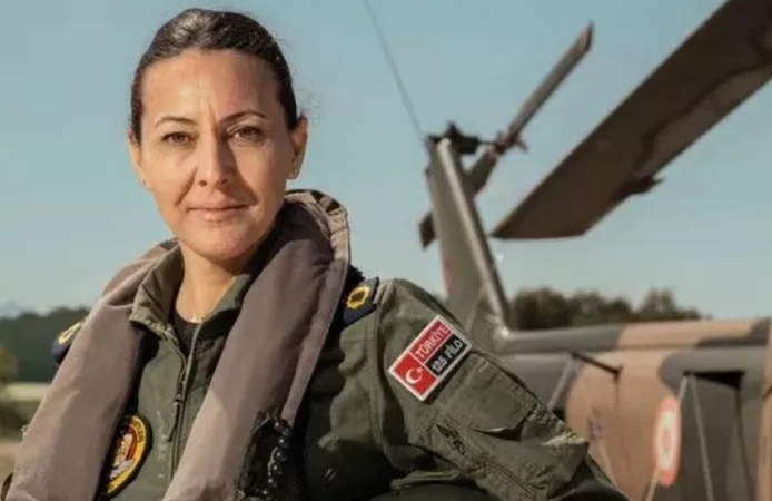 Albay Özlem Karapınar tarihe geçti: Türk Hava Kuvvetleri'nin ilk kadın Paşası oldu