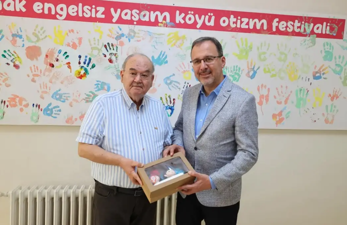 Kasapoğlu’ndan Burhan Özfatura için taziye mesajı: İzmir’e hizmetleriyle hatırlayacağız