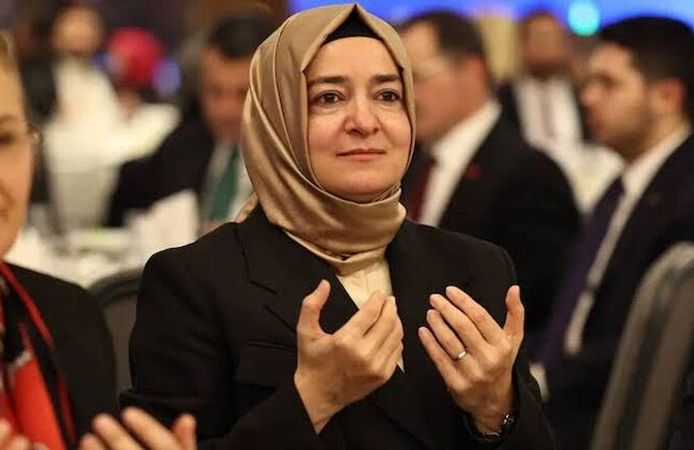 Fatma Betül Sayan Kaya AK Parti'den ihraç edildi!