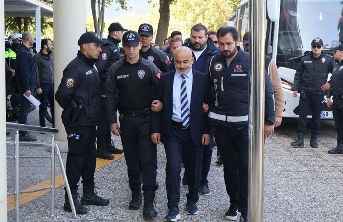 Milas Belediyesi soruşturması büyüyor: Başkan ve oğlu dahil 20 kişi adliyeye sevk edildi
