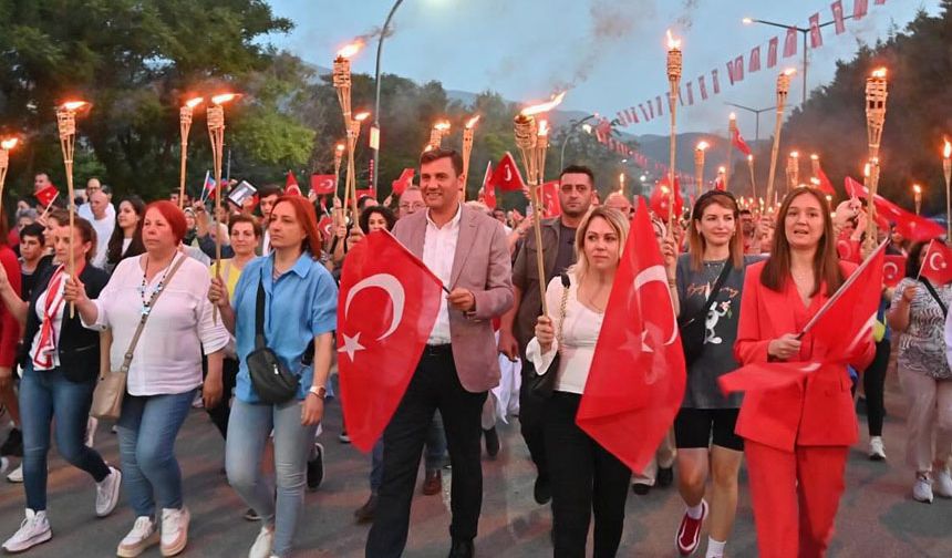 Başkan Zeyrek: Cumhuriyet bedel ödenerek kazanılmış bir haktır