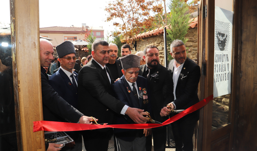 İzmir Ödemiş'te "Atatürk'lü yıllar" fotoğraf sergisi açıldı!