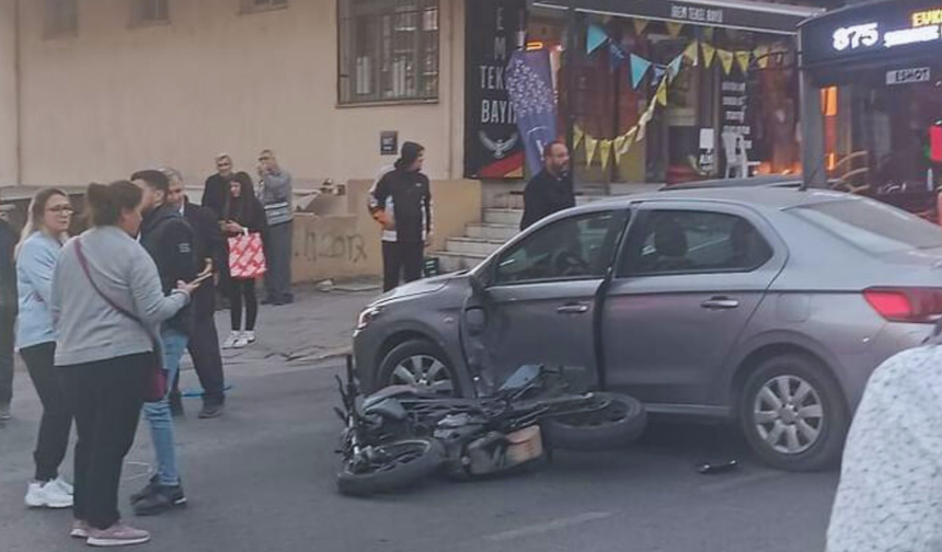 İzmir'de son dakika: Buca'da otomobil ve motosiklet çarpıştı!