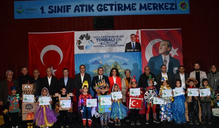 İzmir Torbalı’da çevre dostu bir adım: “1’inci Sınıf Atık Getirme Merkezi” hizmete açıldı